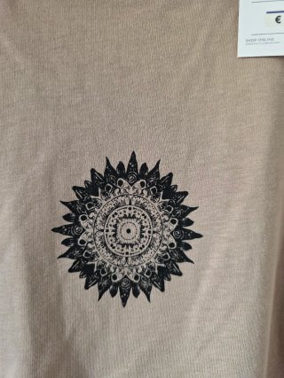 Camiseta Beige Talla XL Diseño Mandala