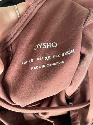 Mono deportivo rojo