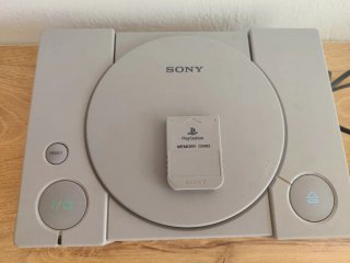 PlayStation 1 + 5 Giochi