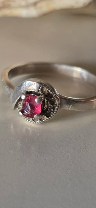Anillo antiguo .precioso