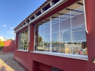 Ventanas y puerta de cristal