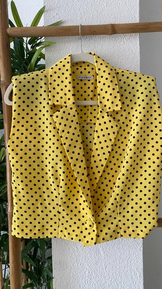 Conjunto amarillo lunares negros