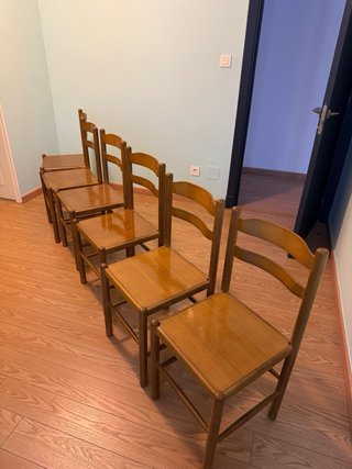 Juego de 6 sillas de madera