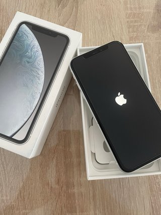 iPhone XR Apple