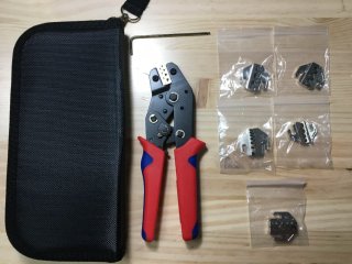 Crimpadora con 6 mordasas y estuche