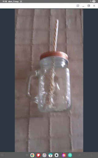 Jarra de cristal con pajita