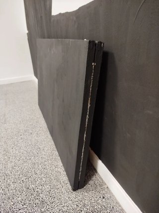 Mesa plegable negra y roja