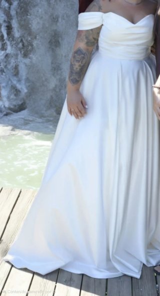 Vestido de Novia con Velo ajustable
