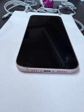 iPhone 13 Rosa 83% Batería + Cables