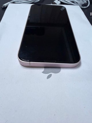 iPhone 13 Rosa 83% Batería + Cables