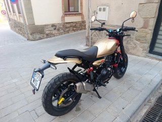 Royal Enfield guerrilla 450cc Oro/Rojo