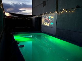 Proyector Portátil ICON Cine en Casa