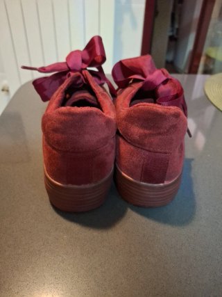 Zapatillas Granates + regalo calcetines brilli