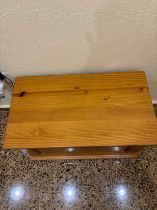 Recibidor de madera con baúl