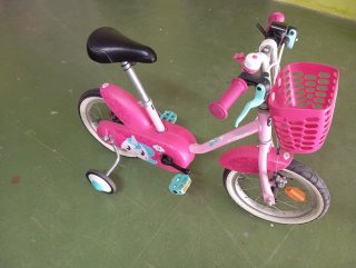 Bicicleta infantil rosa con unicornio