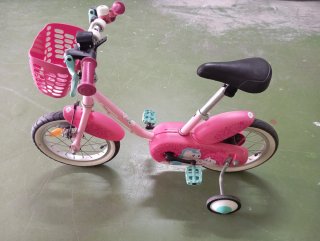 Bicicleta infantil rosa con unicornio