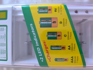 Cargador Pilas GP 7-Hour Fast Charger