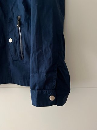 Chubasquero azul marino