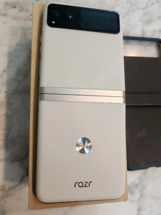 Motorola Razr 40