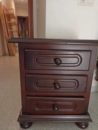 Conjunto Dormitorio: Cabecero, Mesitas y tocador