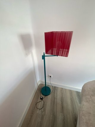 Lámpara de pie moderna tela y metal
