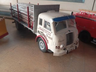 Camiones escala 1:43