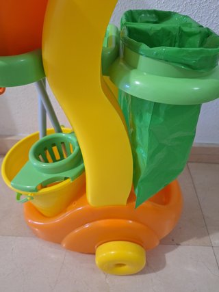 Carrito limpieza infantil: Escoba,Fregona,Cubo,etc