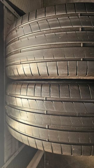 Neumáticos 255 45 20 Goodyear