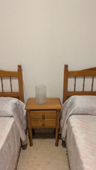 Conjunto de muebles de madera de pino