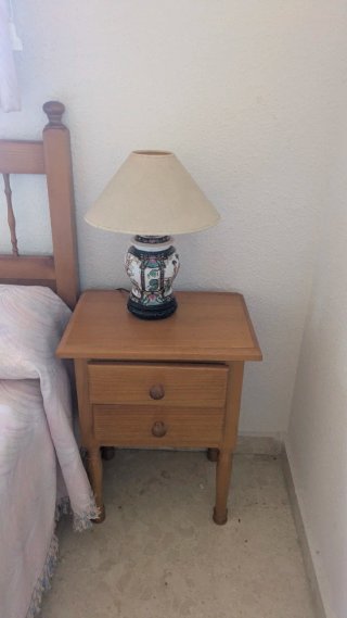 Conjunto de muebles de madera de pino