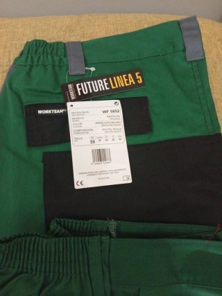 Ropa de trabajo: polos, pantalones y guantes