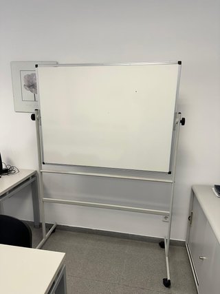 Pizarra giratoria oficina con ruedas