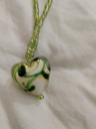 Conjunto collar y pendientes corazón Murano