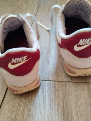 Nike Cortez Blancas y Rojas