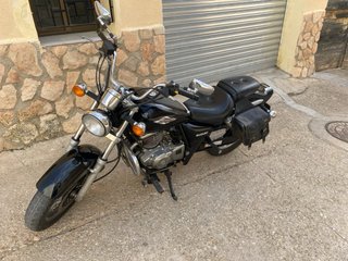 Suzuki Marauder 250cc Negra