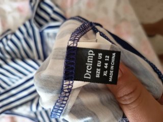 Camiseta de rayas azul y blanco