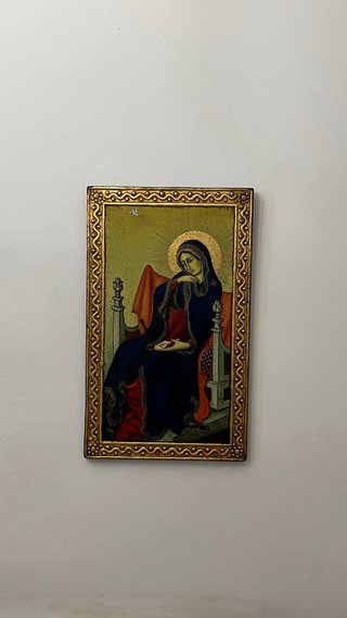 Armario de madera con puertas