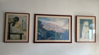 Armario de madera con puertas