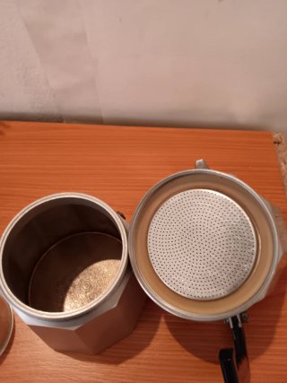 Cafetera italiana grande de aluminio