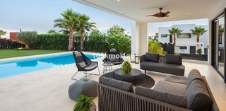 Chalet en alquiler en Los Naranjos - Las Brisas en Marbella