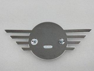 LOGO TRASERO MINI F60 PLATA OEM 51142465238