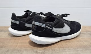 Zapatillas de fútbol sala de hombre NIKE, negras