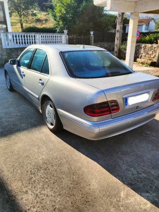 Mercedes-Benz Clase E 2001