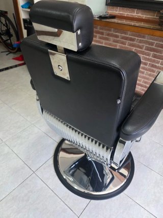 Sillón de peluquería cromado
