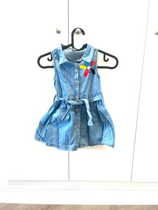 Vestido vaquero Tuc Tuc con flor