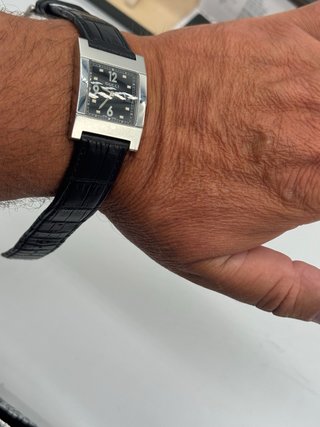 Reloj Gucci Cuadrado Negro y Plateado