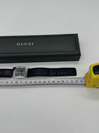 Reloj Gucci Cuadrado Negro y Plateado