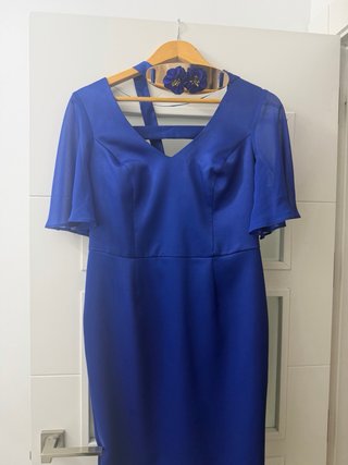 Vestido azul con cinturón dorado T38