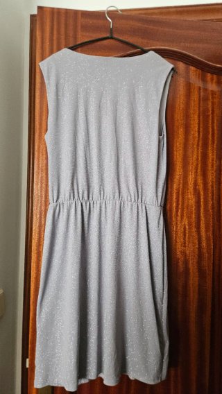 Vestido fiesta C&A gris plateado talla M