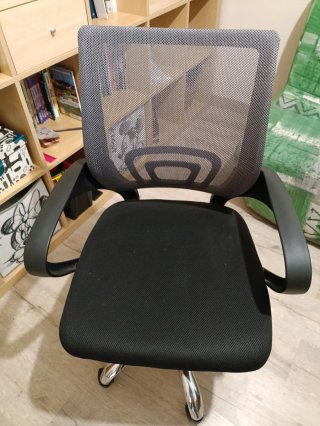 Silla de oficina con ruedas